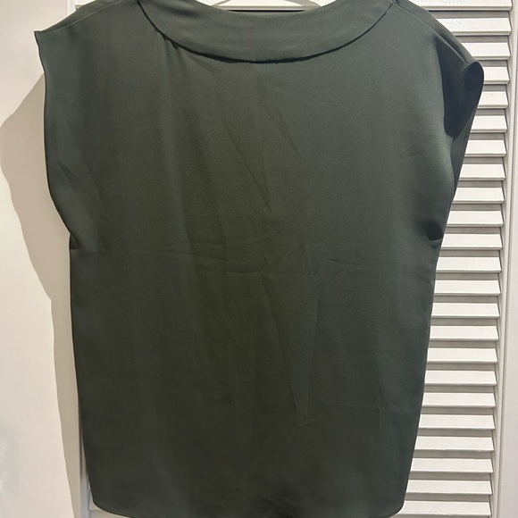 Elegant V-Neck Olive Green Women's Top - Picture 2 of 3